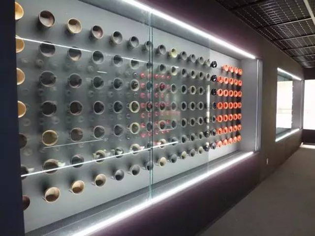 輪島塗會館介紹漆原料的生產(chǎn)、輪島塗的發(fā)展歷史、輪島漆器的制造過程、技法、塗師文化等.jpg
