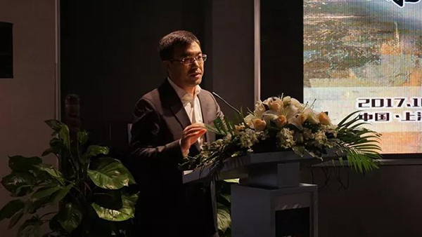 國家對外文化貿易基地副董事長、上海自貿區(qū)國際文化投資發(fā)展有限公司總經理胡環(huán)中在開幕式上致辭.jpg