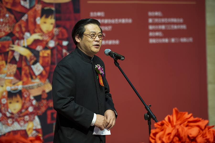 時任中國美術家協(xié)會分黨組副書記、秘書長徐里先生開幕式致辭.jpg